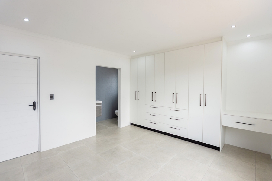 3 Bedroom Property for Sale in Myburgh Park Western Cape